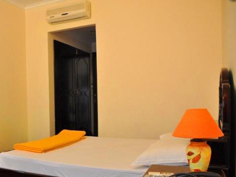Ha Tien Hotel מראה חיצוני תמונה